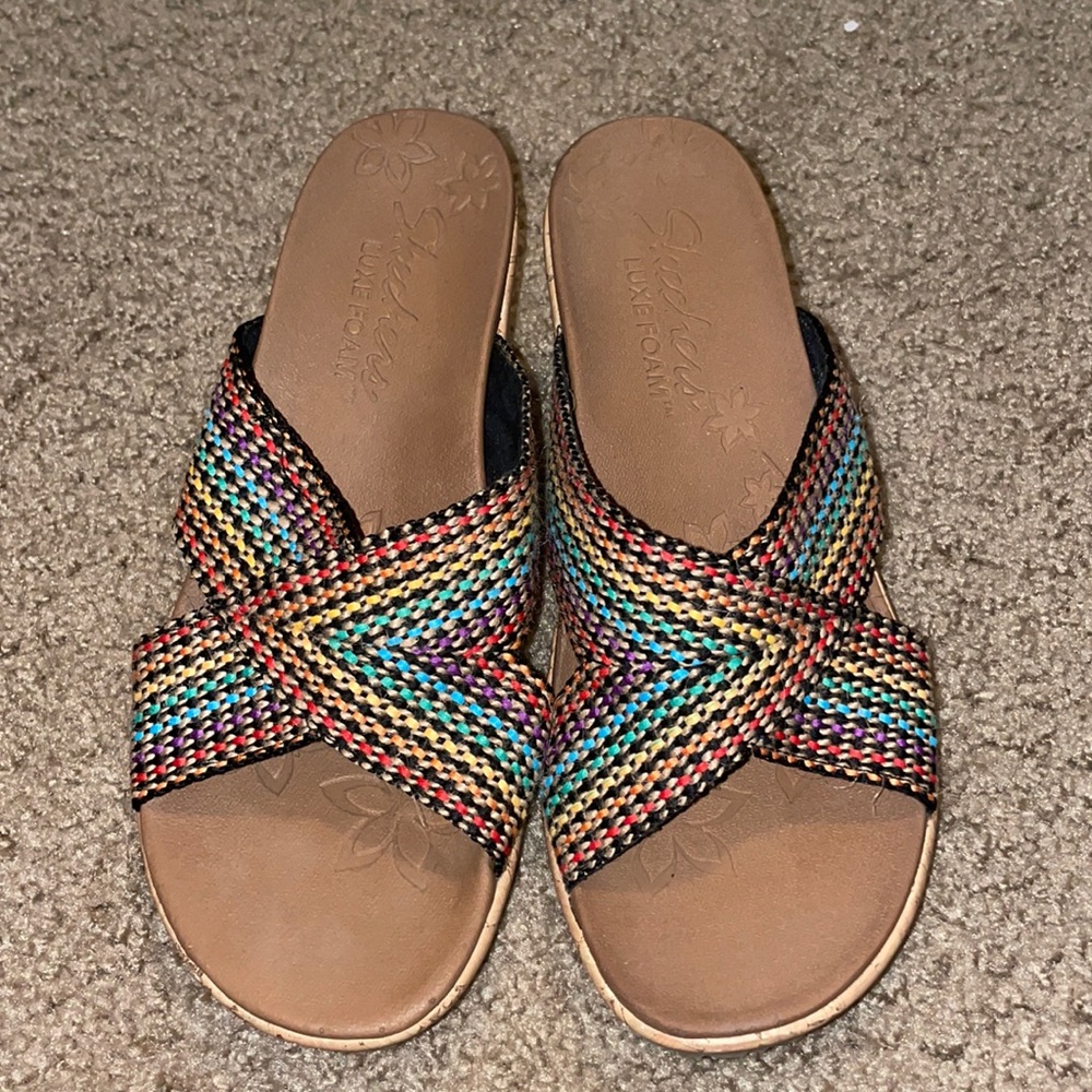 NWOT Skechers sandals 1 1/2 inches